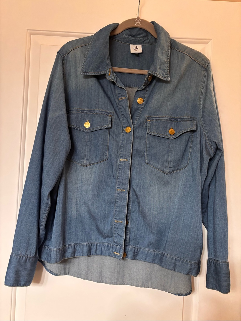 Like New- CAbi Women’s Light Weight Denim Shirt Jacket - XL